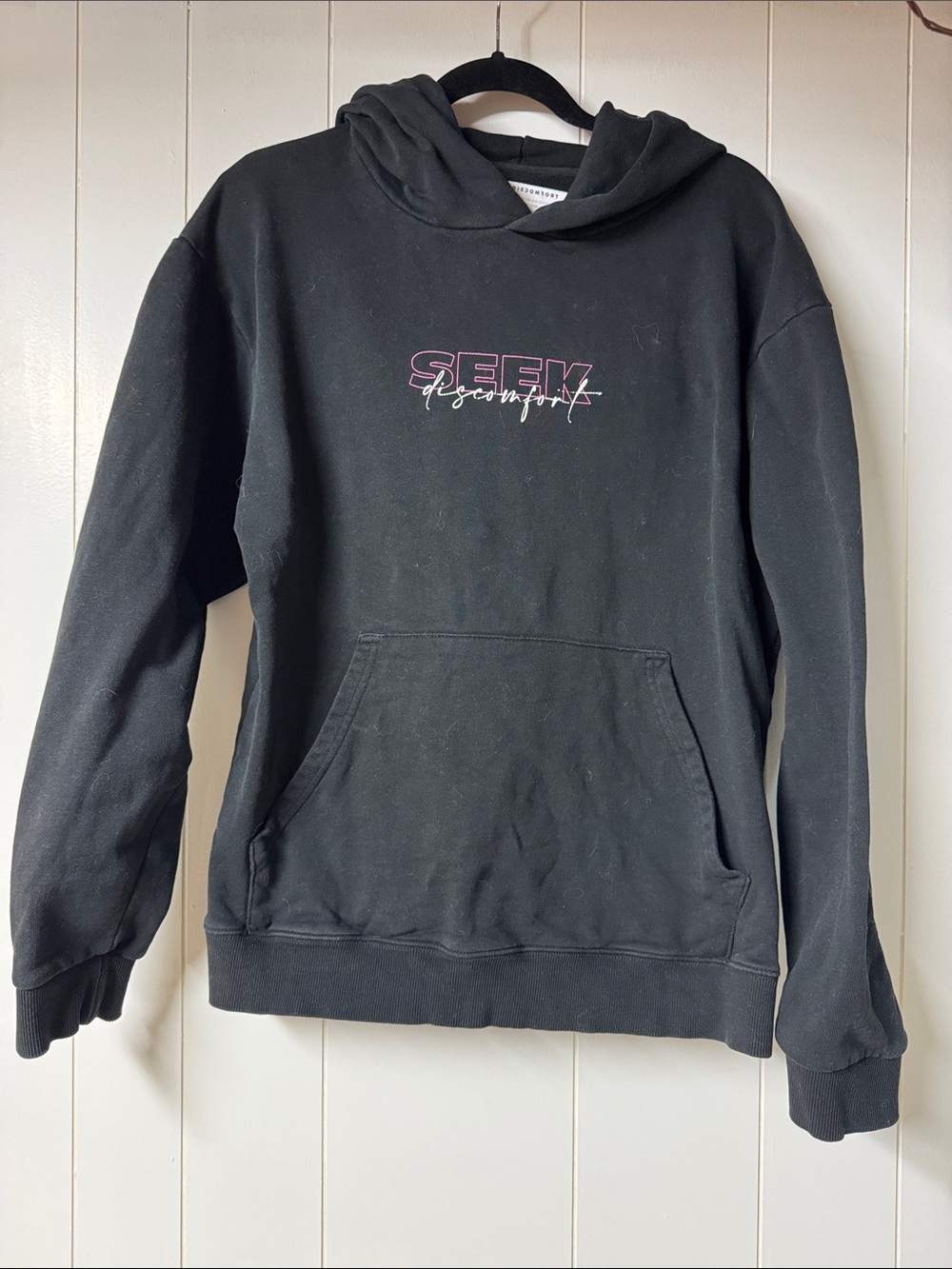 Black 'Seek Discomfort' Pullover Hoodie